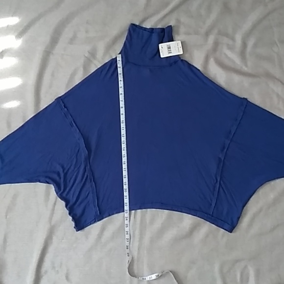 Alameda Pullover Dolman Sleeve Turtleneck Top - Picture 5 of 5